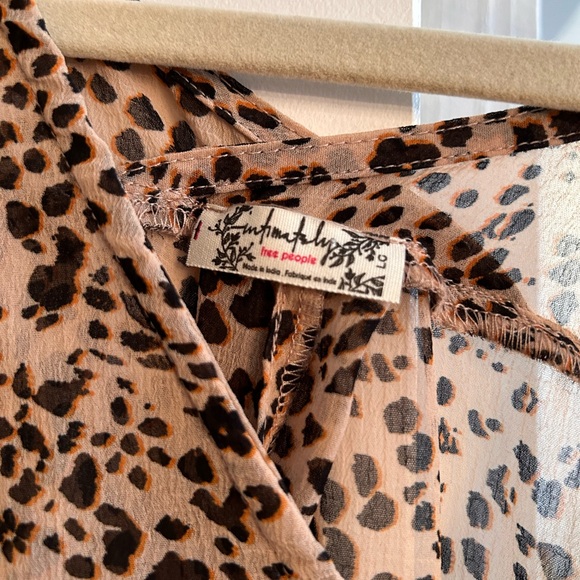 FREE PEOPLE - leopard top - Picture 2 of 3